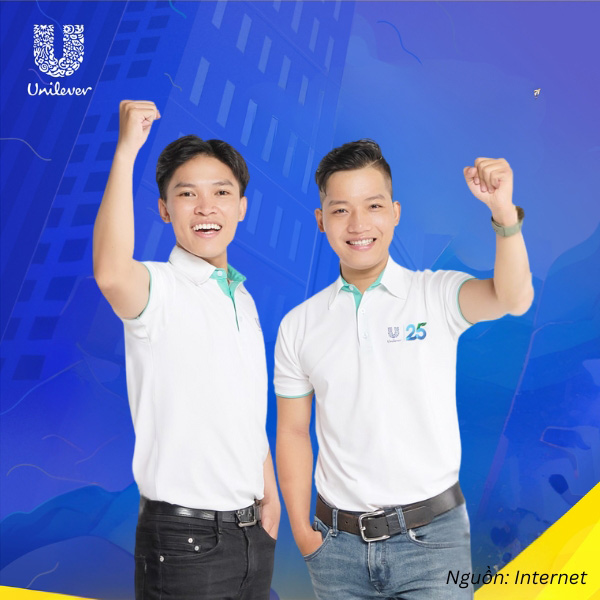 Nhân viên Unilever mặc áo polo kỷ niệm 25 năm