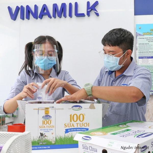 Áo sơ mi sọc xanh trắng thiết kế trẻ trung và dễ nhận diện