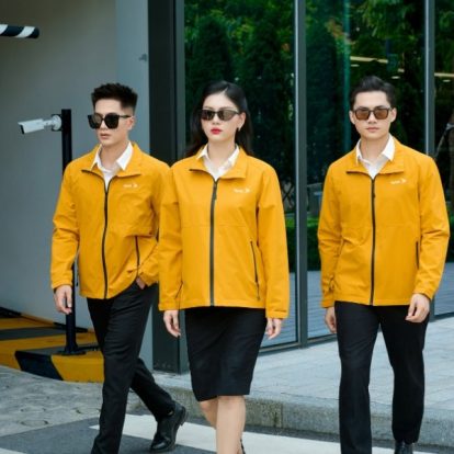 Mẫu áo khoác đồng phục công ty Windbreaker màu vàng nghệ -2