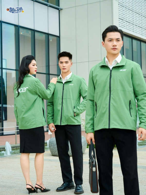 Các yếu tố bổ sung tính an toàn cho áo gió đồng phục mùa đông