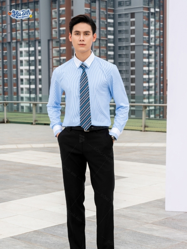 Mẫu áo sơ mi màu xanh da trời đồng phục - 3