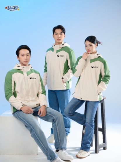 Mẫu áo khoác đồng phục công ty FastUni màu be phối vỏ đậu - 2