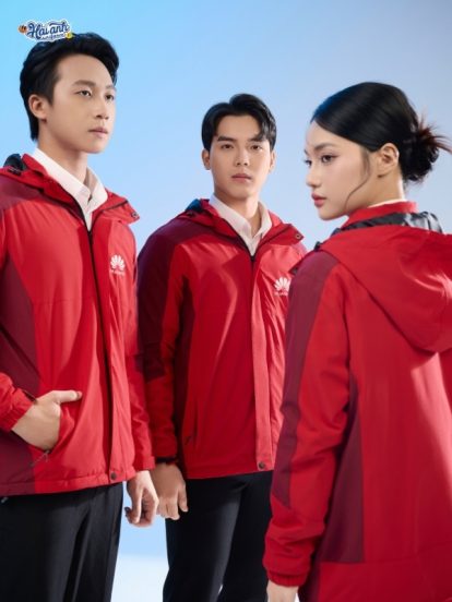 Mẫu áo khoác đồng phục công ty FastUni màu đỏ phối đỏ mận - 2