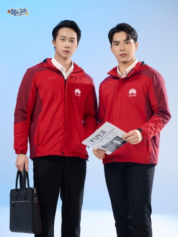 Mẫu áo khoác đồng phục công ty FastUni màu đỏ phối đỏ mận