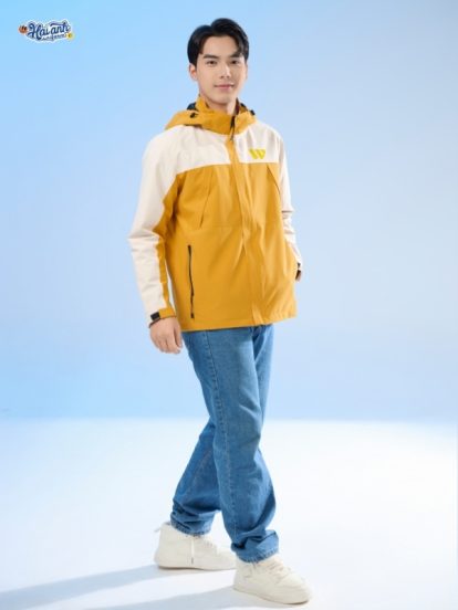 Mẫu áo khoác đồng phục công ty FastUni màu vàng nghệ phối be - 2