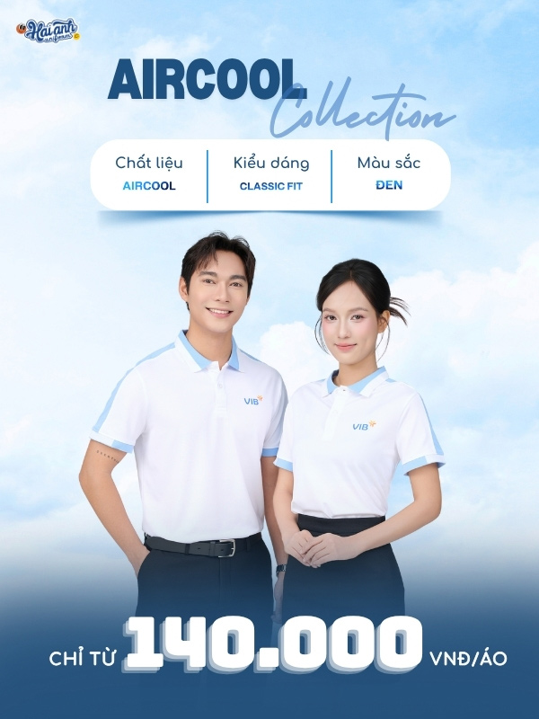 Áo polo Aircool màu xanh biển nhạt dáng chuẩn, ôm nhẹ phần vai ngực tạo sự tự tin
