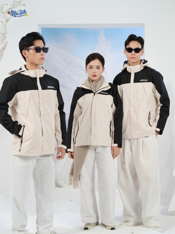 Mẫu áo khoác đồng phục công ty FastUni màu be phối đen Nescafe - 1