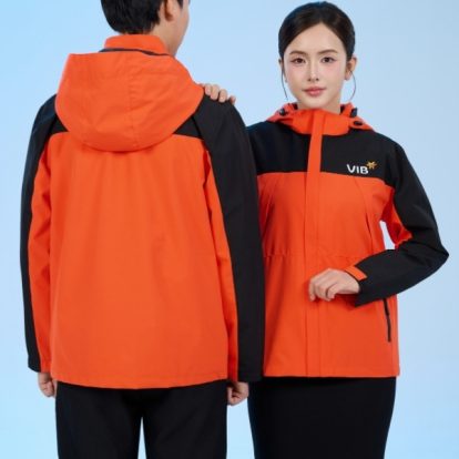 Mẫu áo khoác đồng phục công ty Fastuni màu cam phối đen VIB-1