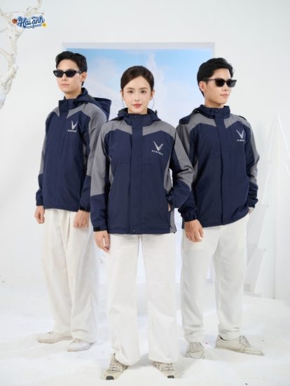 Mẫu áo khoác đồng phục công ty Fastuni màu xanh đen phối ghi đậm Vinfast- 1