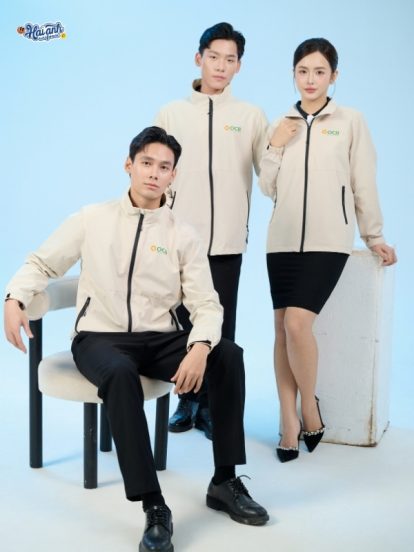 Mẫu áo khoác đồng phục công ty Windbreaker màu be OCB