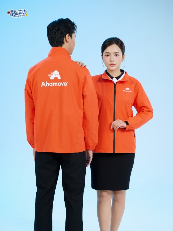 Mẫu áo khoác đồng phục công ty Windbreaker màu cam Ahamove -1