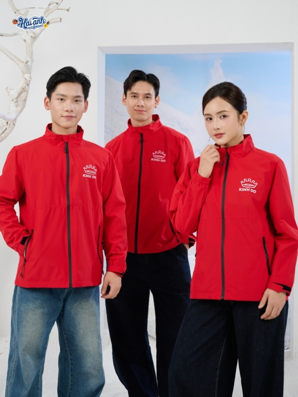 Mẫu áo khoác đồng phục công ty Windbreaker màu đỏ Kinh Đô