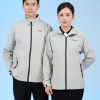 Mẫu áo khoác đồng phục công ty Windbreaker màu xám trắng HDBank