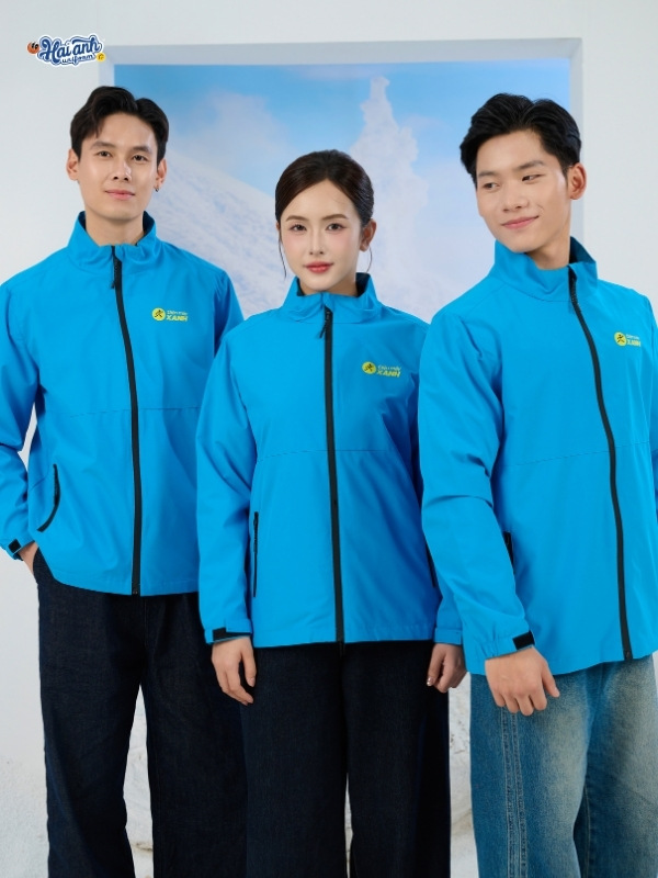 Mẫu áo khoác đồng phục công ty Windbreaker màu xanh Ya Điện Máy Xanh