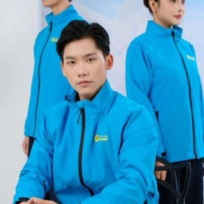 Mẫu áo khoác đồng phục công ty Windbreaker màu xanh Ya Điện Máy Xanh-2