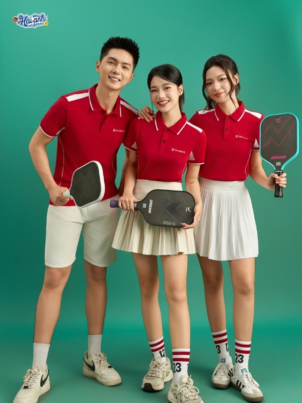 mẫu áo polo đồng phục công ty Color Fuse màu đỏ phối trắng gạo-1