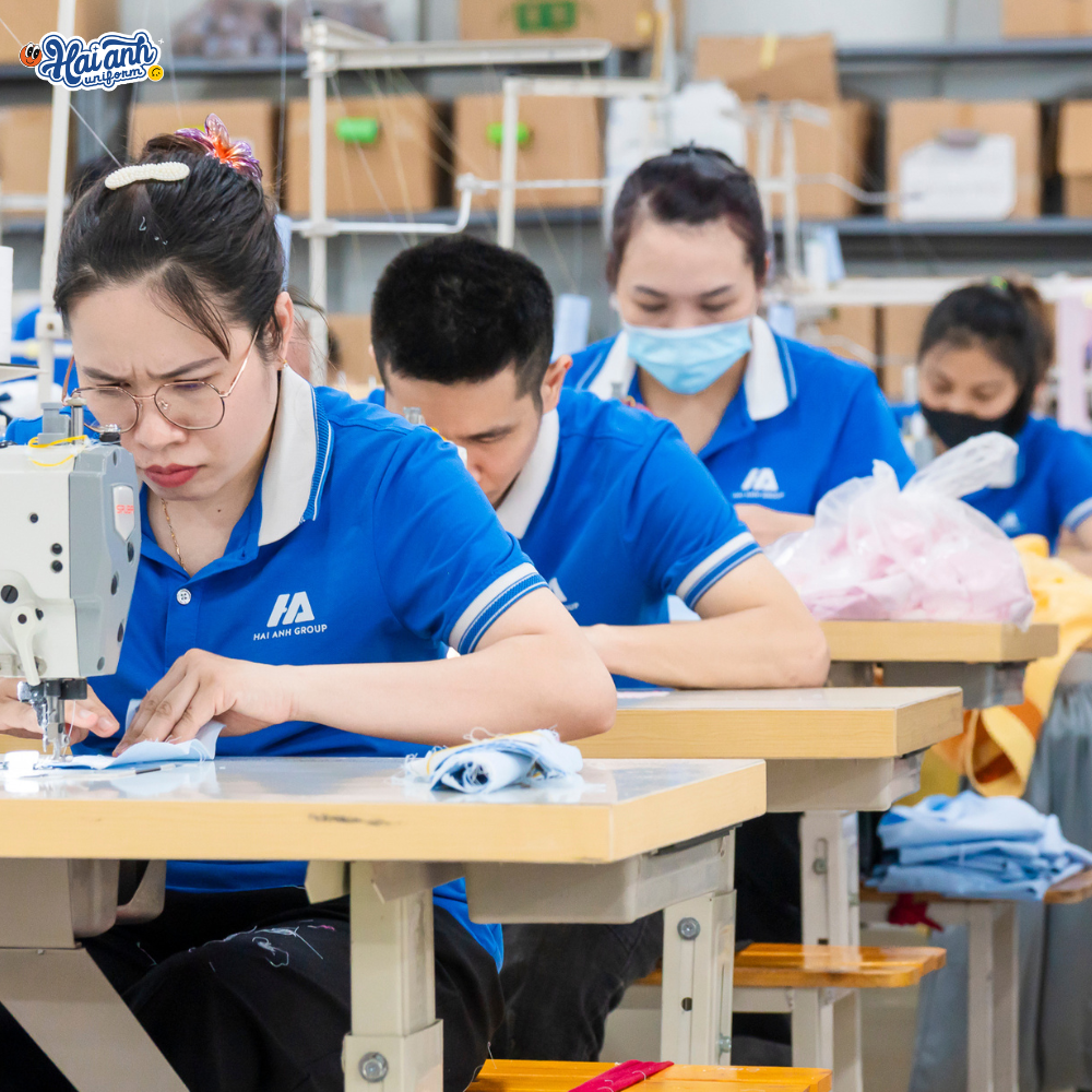 Hải Anh Uniform triển khai quy trình may đồng phục tinh gọn, giúp tối ưu thời gian, chi phí