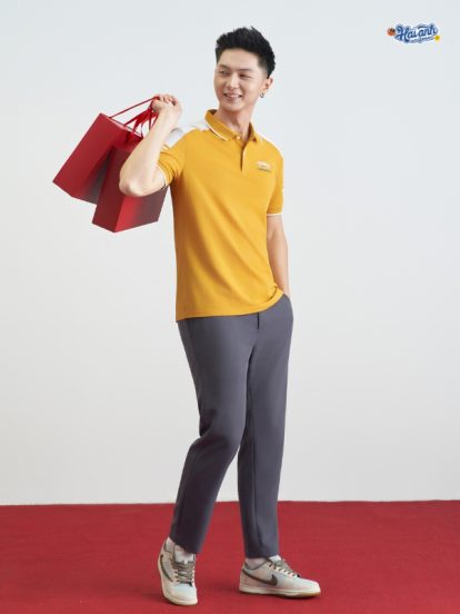 Mẫu áo polo vàng cúc với form dáng hiện đại, phù hợp mọi vóc dáng