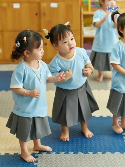 Mẫu Áo Thun Đồng Phục Mầm Non Hacool 01 Màu Xanh Biển Nhạt - 1