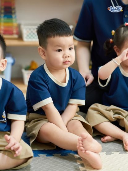 Mẫu Áo Thun Đồng Phục Mầm Non Hacool 01 Màu Xanh Đen - 1