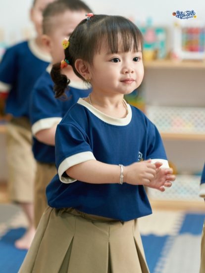 Mẫu Áo Thun Đồng Phục Mầm Non Hacool 01 Màu Xanh Đen - 2