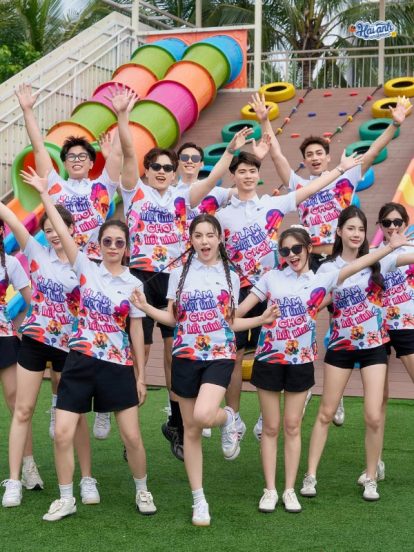 Đón hè rực rỡ với mẫu áo thun đồng phục Team Building Summer 01 từ Hải Anh Uniform. Thiết kế năng động, chất vải thoáng mát nâng tầm bản sắc doanh nghiệp.