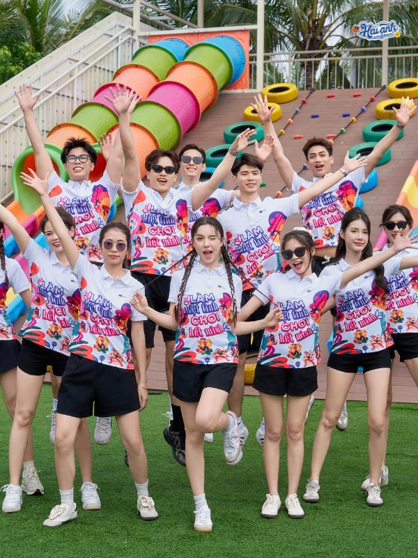 Sắc màu rực rỡ truyền tải tinh thần làm hết sức, chơi hết mình