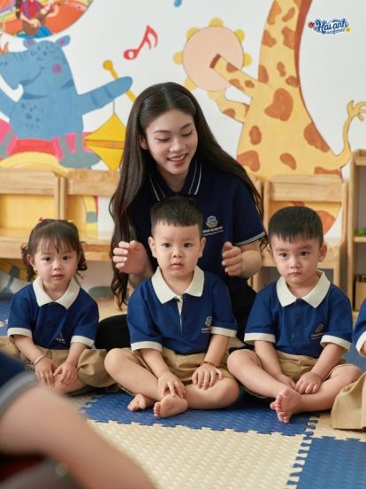 Mẫu Đồng Phục Mầm Non Hacool 02 Màu Xanh Đen - 2