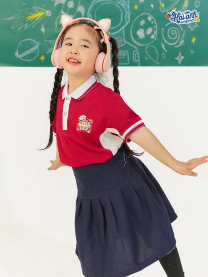 Mẫu Đồng Phục Mầm Non Màu Đỏ Phối Sườn-2