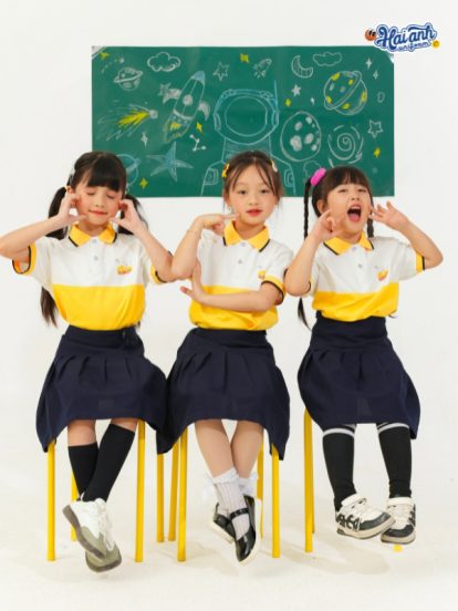 Mẫu Đồng Phục Mầm Non Màu Vàng Phối Nửa Thân - 2